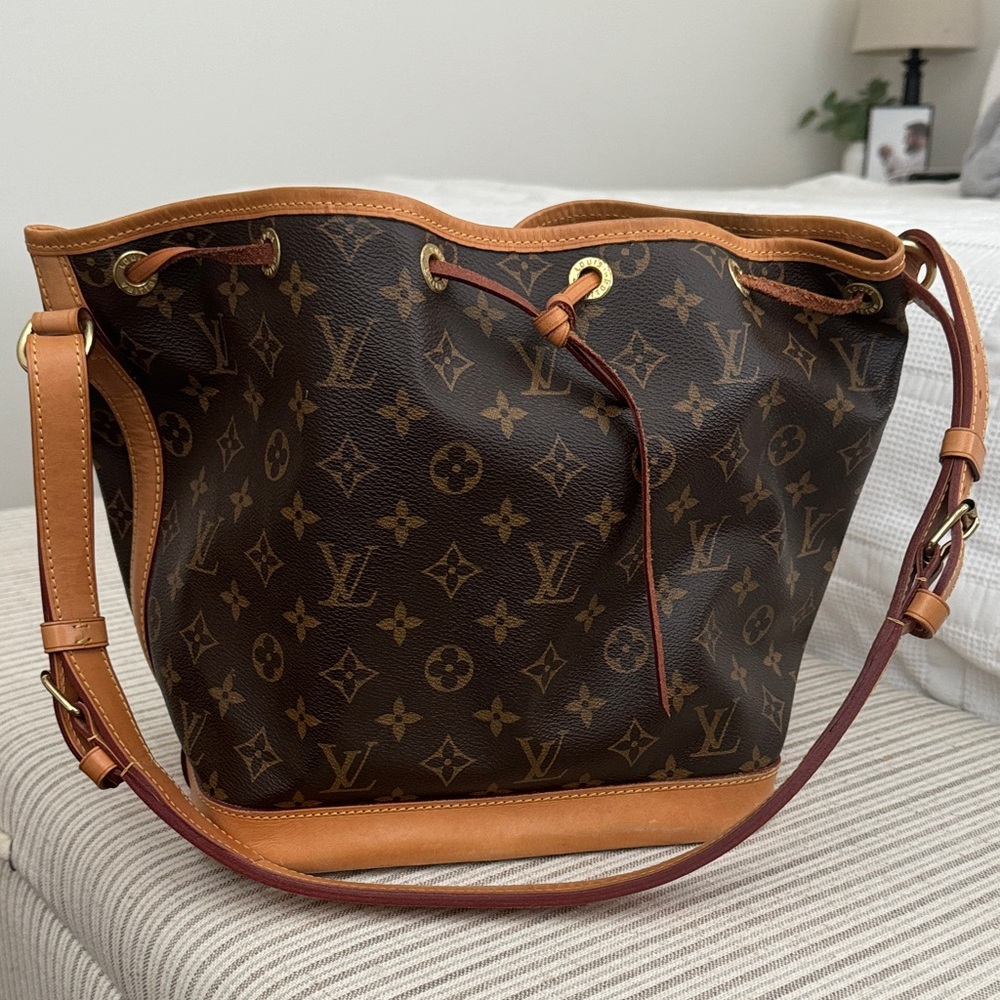 Louis Vuitton Monogram Canvas Shoulder Bag